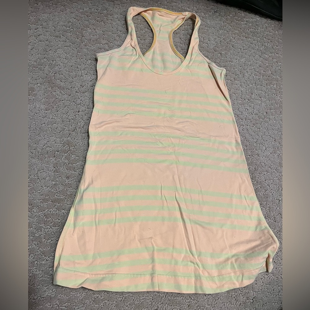 Lululemon tank